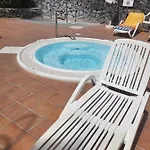 M&r Apartment *
